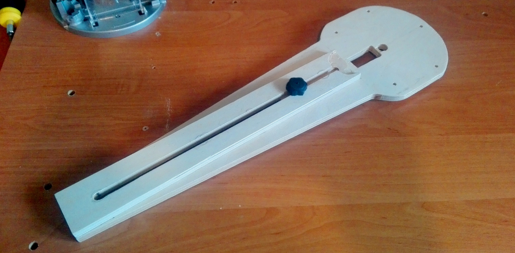 DIY Adjustable Circle Cutting Jig For Router Made Of Plywood DIY Projects